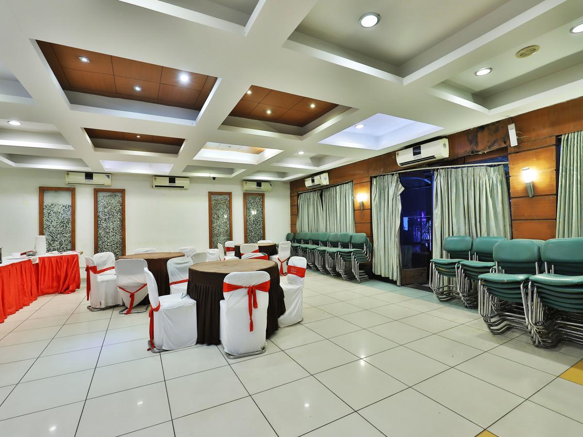 Oyo 1123 Hotel Rock Regency Ahmadábád Kültér fotó