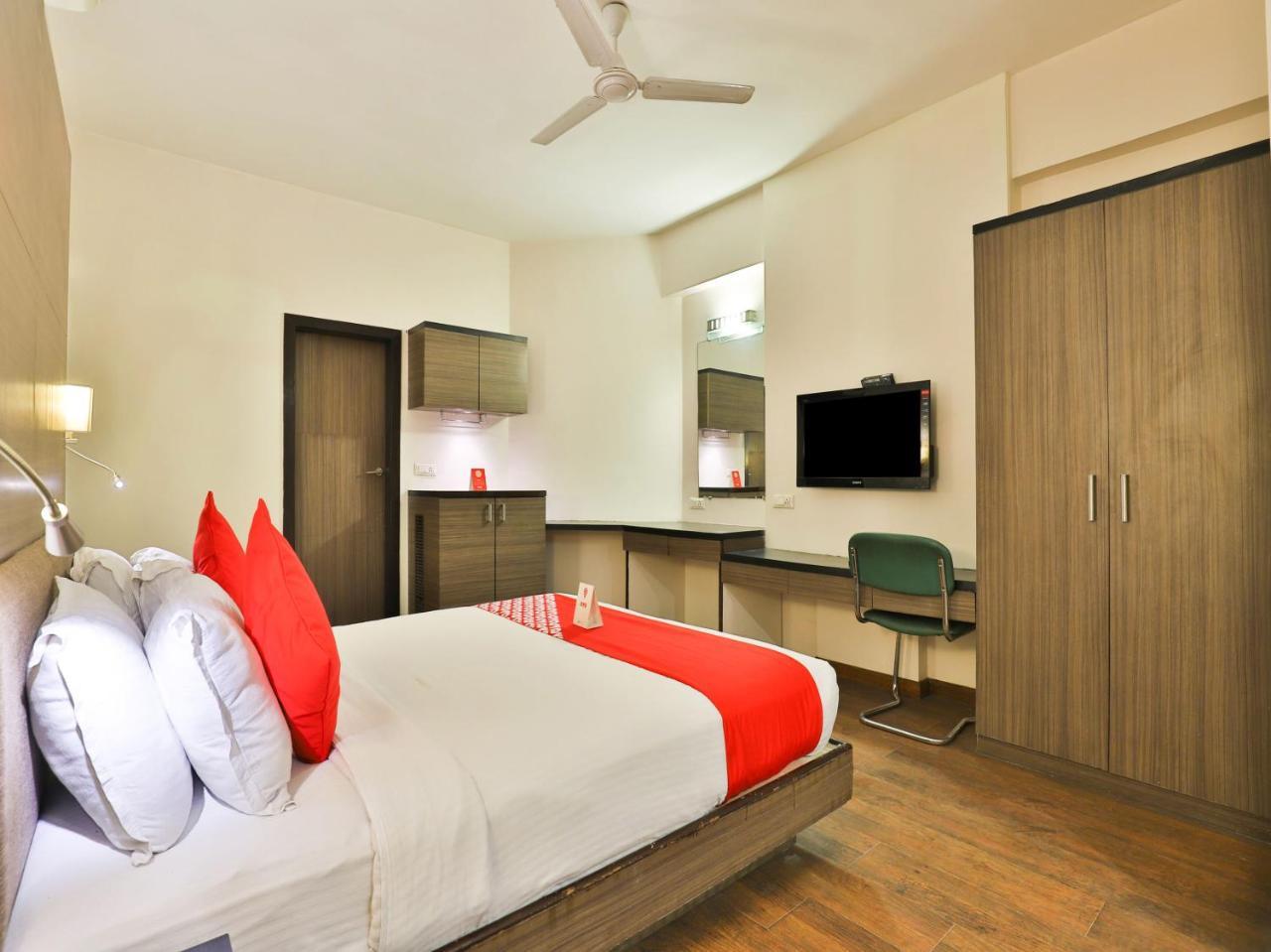 Oyo 1123 Hotel Rock Regency Ahmadábád Kültér fotó